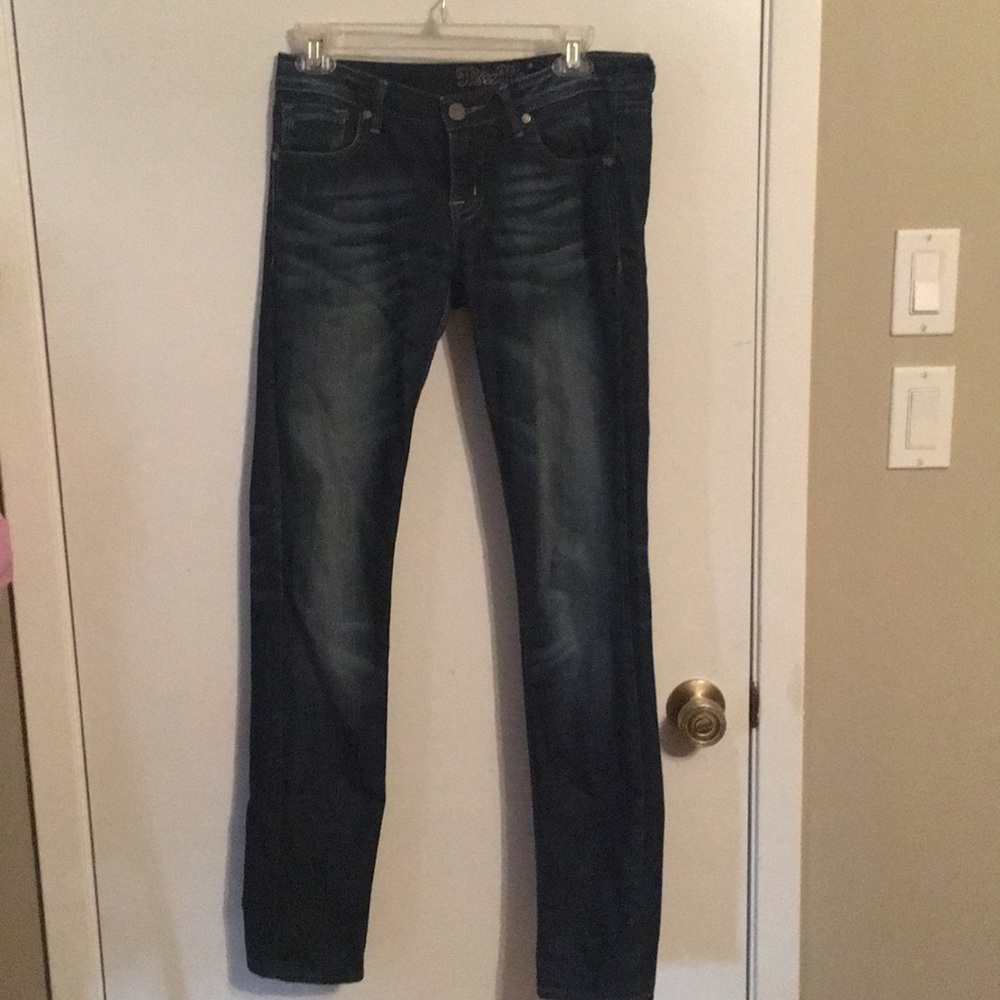 Miss Me “Nicole” low-rise skinny jeans. Size 28
